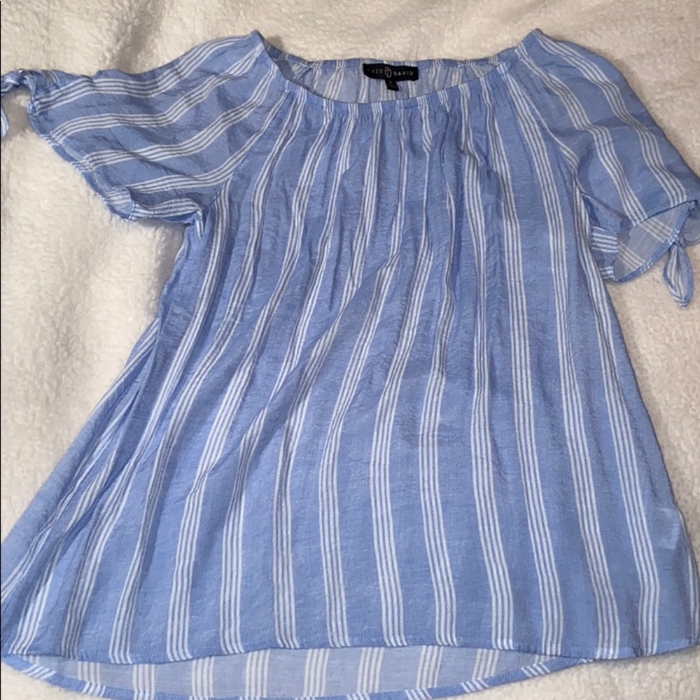 Pin stripped off the shoulder shirt